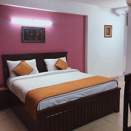 Awasthi Kozi Stays B&B - Closest To Vfs New Delhi Exteriör bild