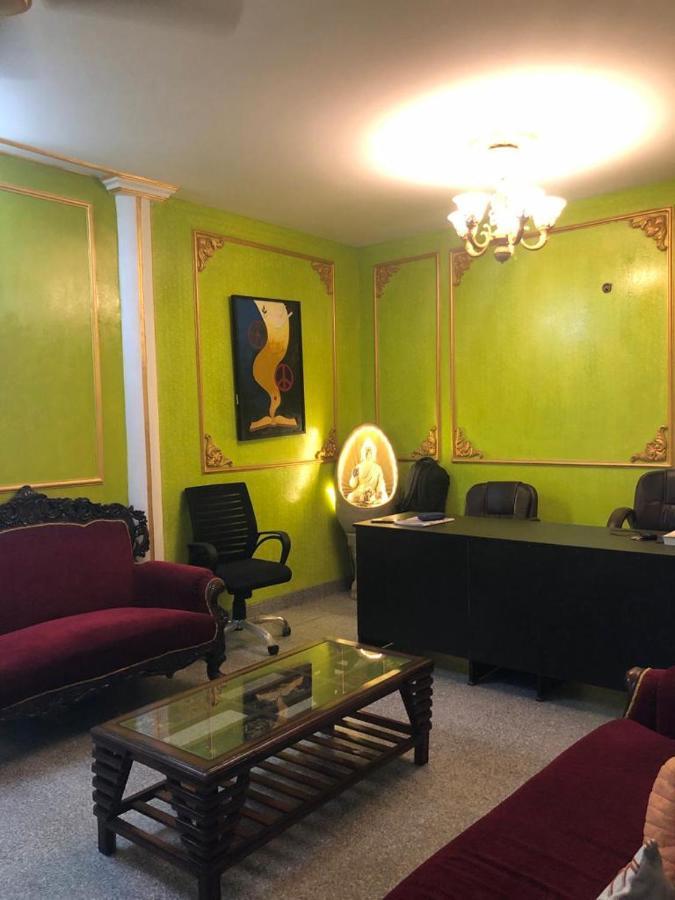 Awasthi Kozi Stays B&B - Closest To Vfs New Delhi Exteriör bild
