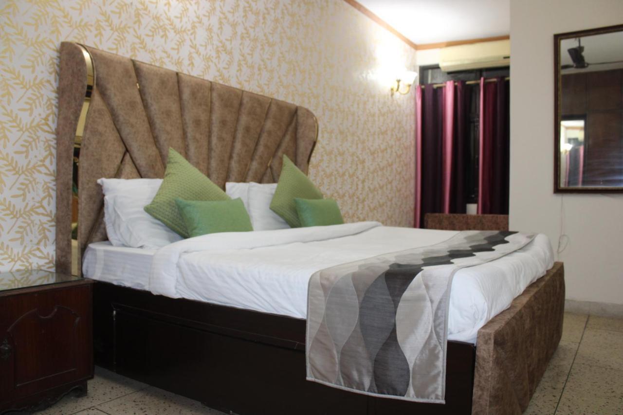 Awasthi Kozi Stays B&B - Closest To Vfs New Delhi Exteriör bild