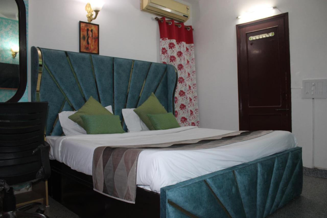 Awasthi Kozi Stays B&B - Closest To Vfs New Delhi Exteriör bild