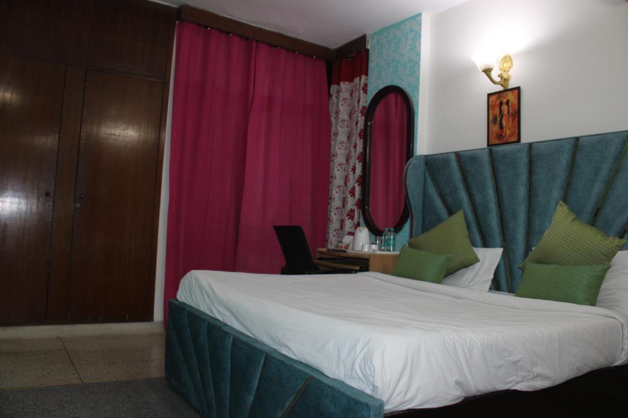 Awasthi Kozi Stays B&B - Closest To Vfs New Delhi Exteriör bild