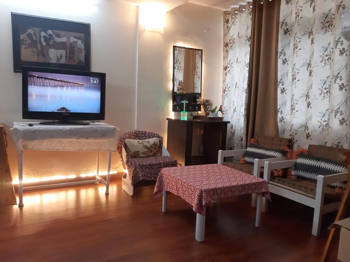 Awasthi Kozi Stays B&B - Closest To Vfs New Delhi Exteriör bild